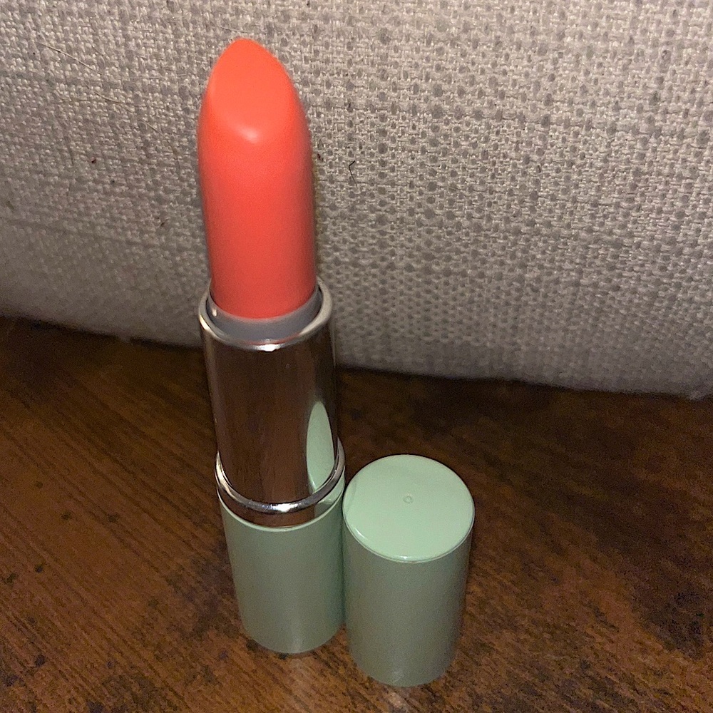 Clinique Different Lipstick shade Guava Stain